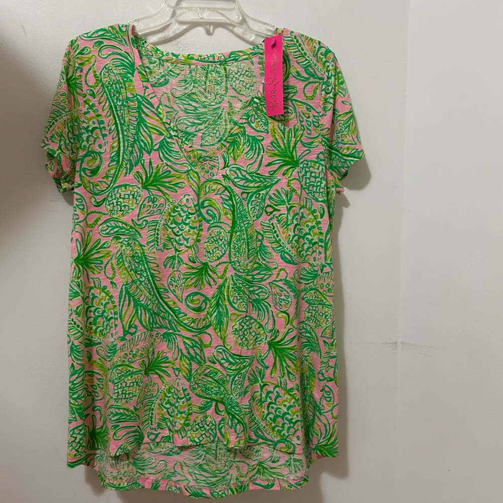 NWT Lilly Pulitzer Etta V-Neck Fins and Flippers Tee Size L